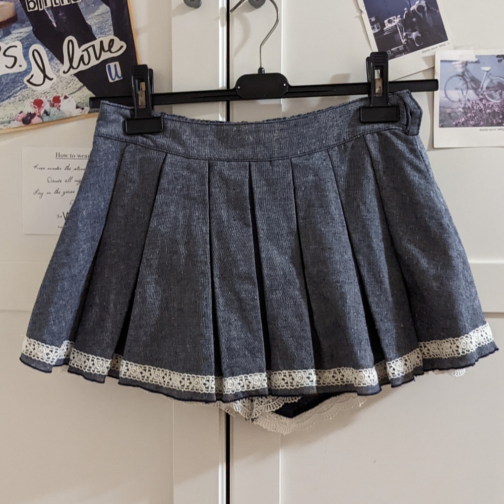 Like new Japanese style pleated jean skort lace